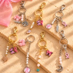 Porte-clés surprise solidaires en howlite et quartz rose pour Octobre Rose